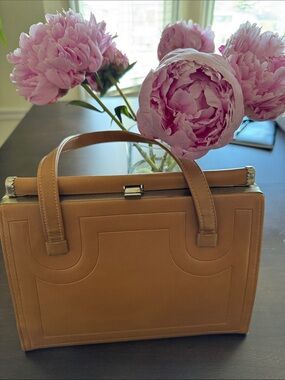 Vintage Women’s Hand Bag in Tan